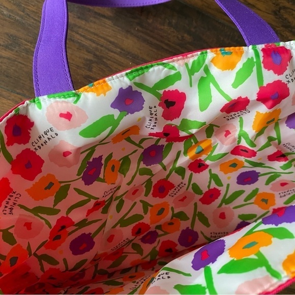 Clinique x Donald Robertson Limited Edition Tote and Makeup Bag Floral - Picture 8 of 12